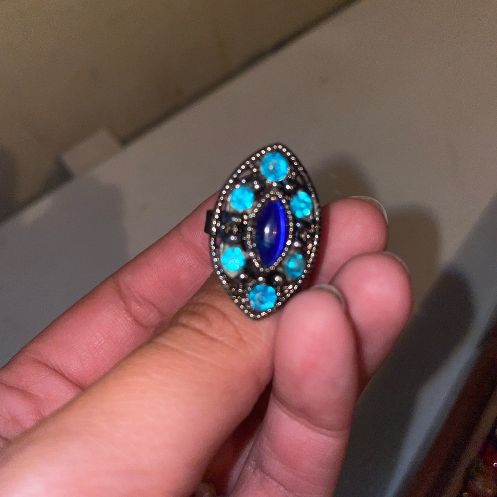 Diamond shaped blue gem ring! Adjustable!